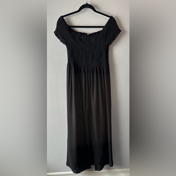 Black On or Off the Shoulder Maxi Dress - Picture 1 of 5